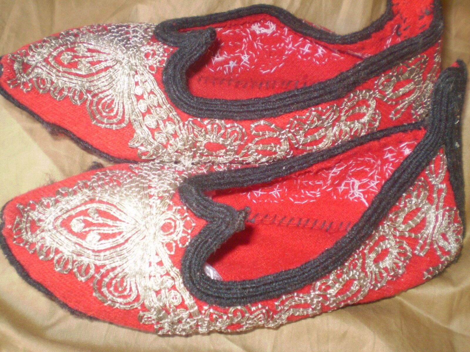 Antiques Otoman Embroidered-slippers  Metal  Thread Unique Embroidery