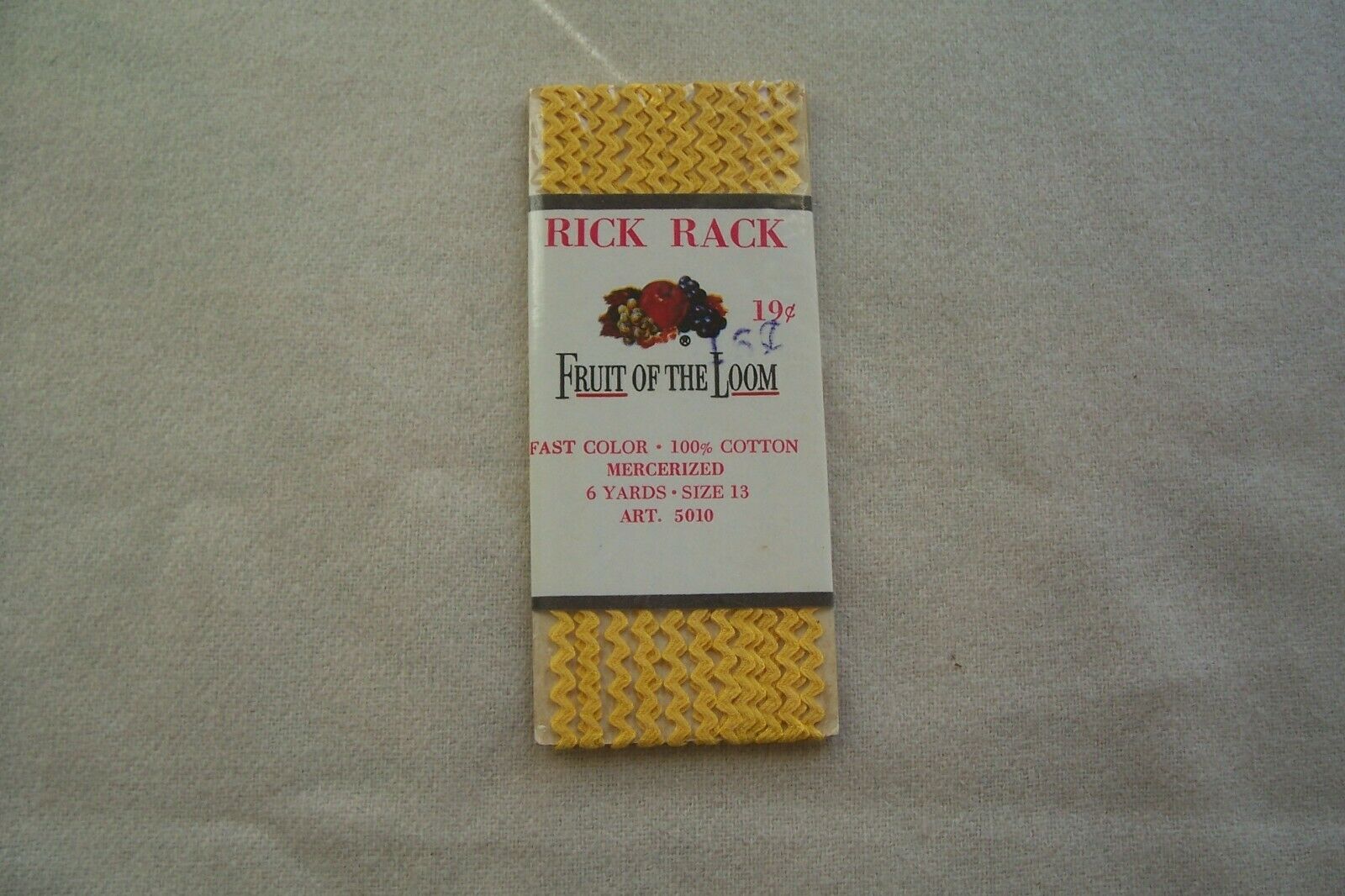Vtg Card Fruit Of Loom Yellow Cotton Baby Rick Rack 4 Sewing Dolls Crafts 6 Yds